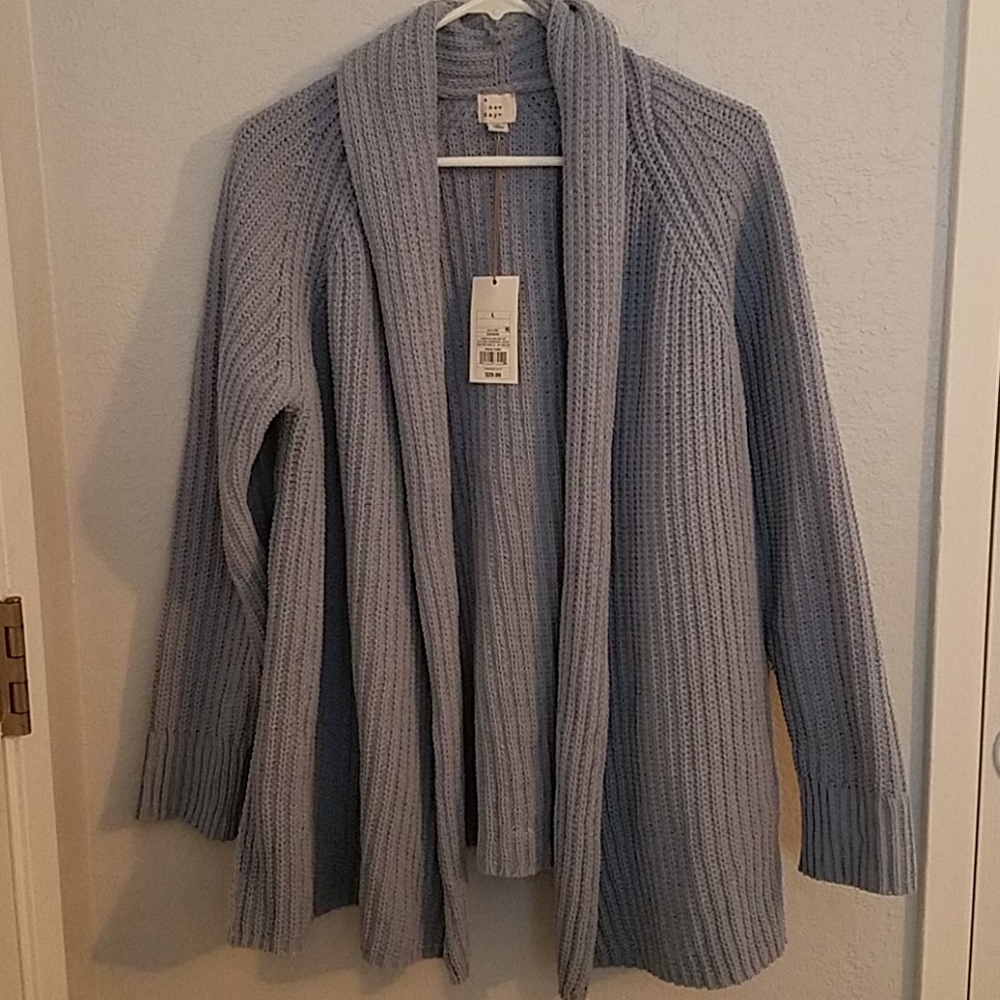 Beautiful extra soft and cozy brand new sweater